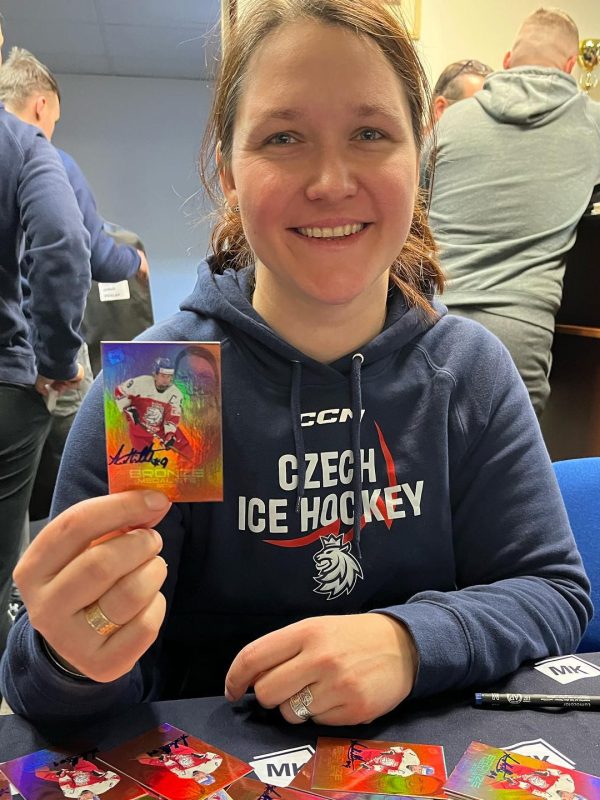 alena-mills-czech-hockey-card_134